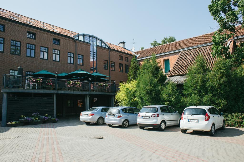 Отель Kuldigas Metropole Экстерьер фото